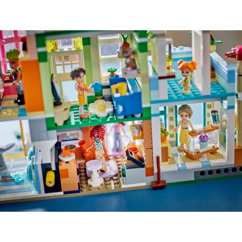 LEGO FRIENDS 42670 Heartlake City Apartments and Shops Accessories Your Sports Performance