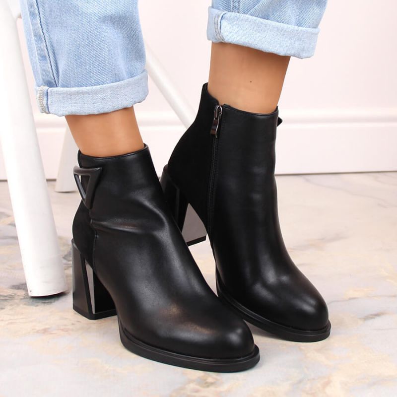 Insulated ankle boots with a decorative high heel D&amp;A S.Barski Premium Collection W OLI238 black Footwear/Outdoor/S.Barski Your Sports Performance