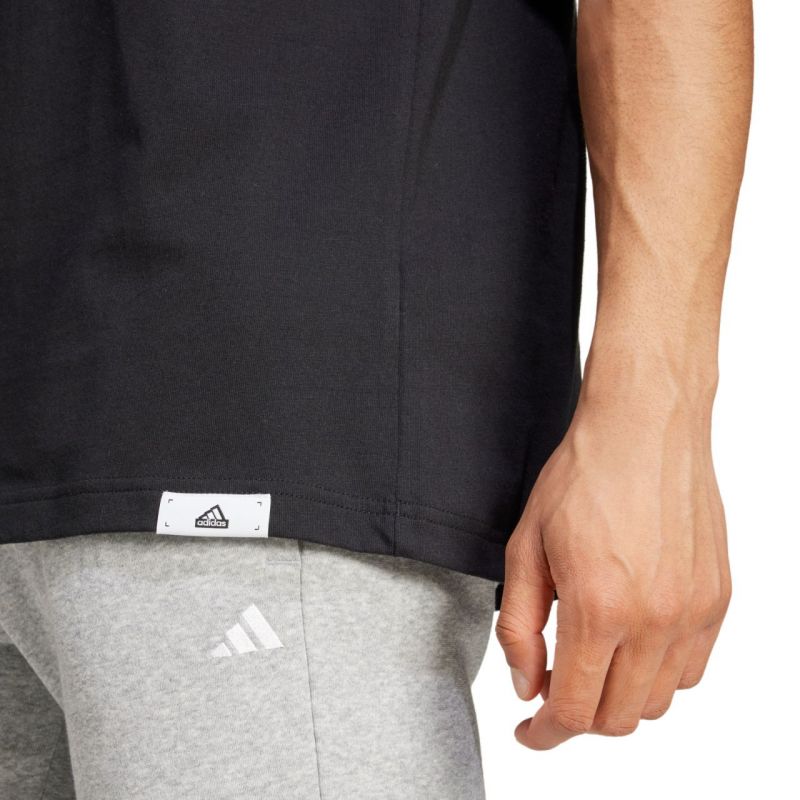 T-shirt adidas Tech Linear Graphic M IW2651 Clothing/Lifestyle/T-shirts Adidas