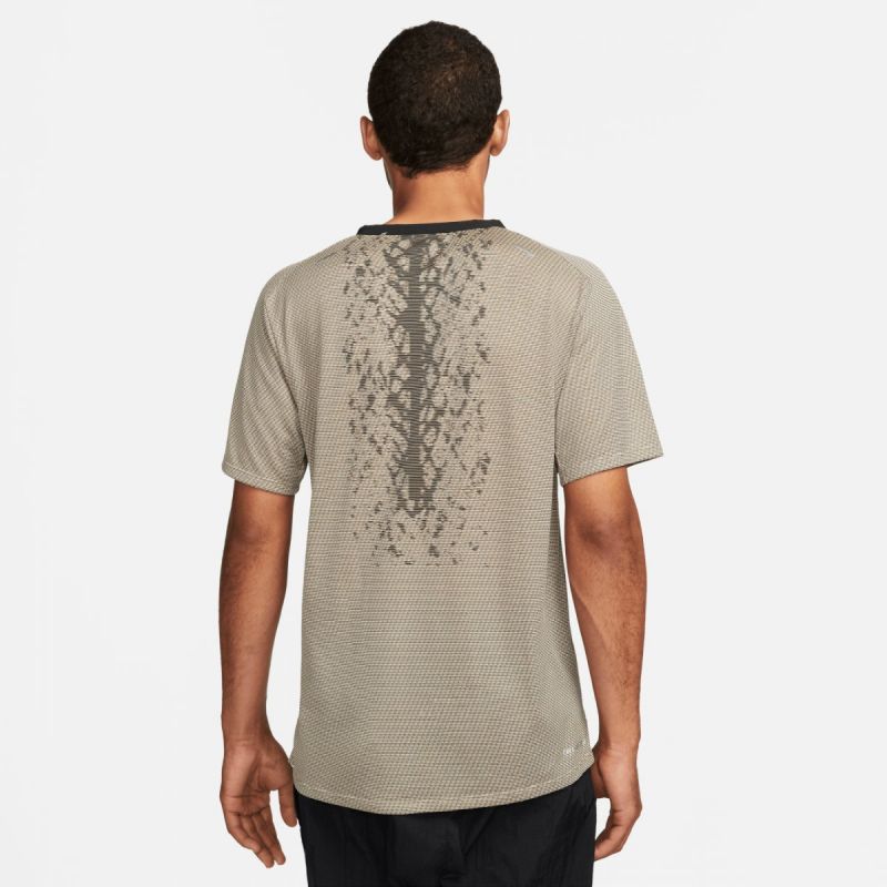 Nike Dri-FIT ADV Run Division Techknit M DQ4778-010 T-shirt Clothing/Running Nike