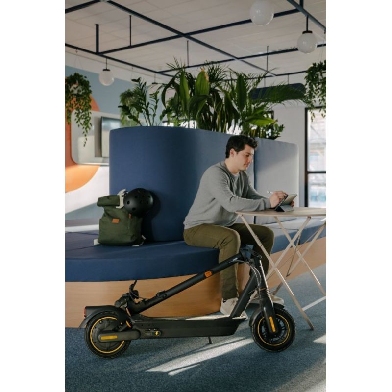 Ninebot by Segway KickScooter MAX G2 D 20 km/h Black 15.3 Ah Skating/Hulajnogi elektryczne Your Sports Performance