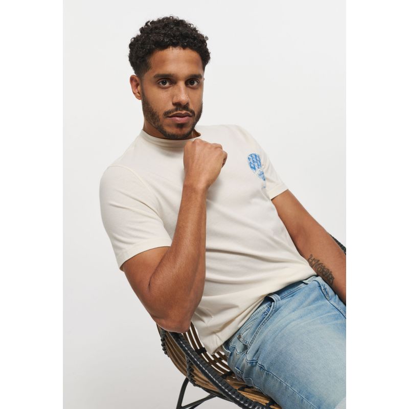 Mustang Alex C Print M T-shirt 1013548 2013 Clothing/Lifestyle/T-shirts/Mustang Your Sports Performance