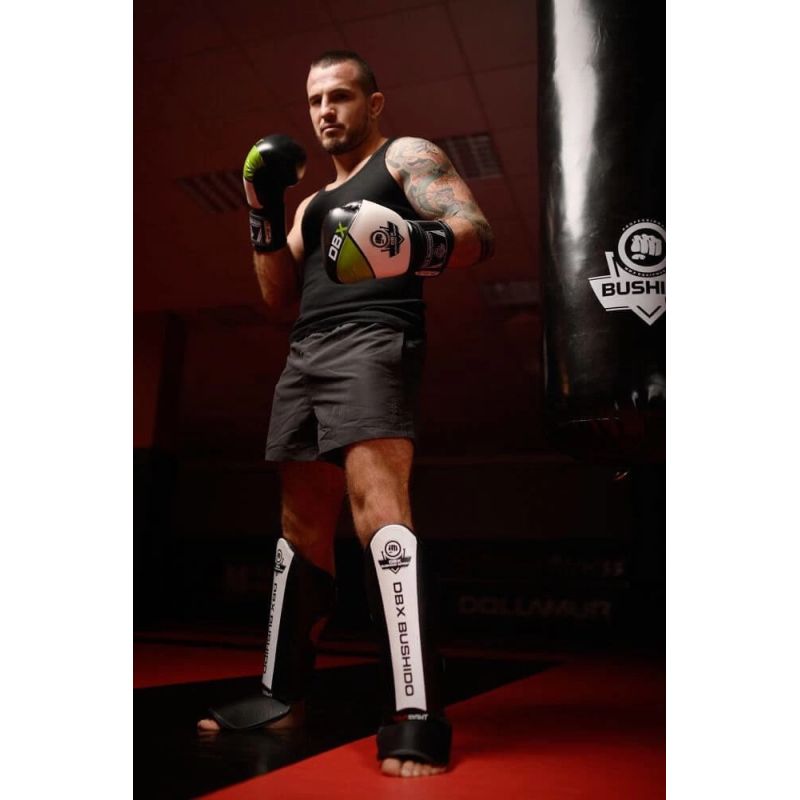 M - Edge Shin Guards Ochraniacze piszczeli Your Sports Performance
