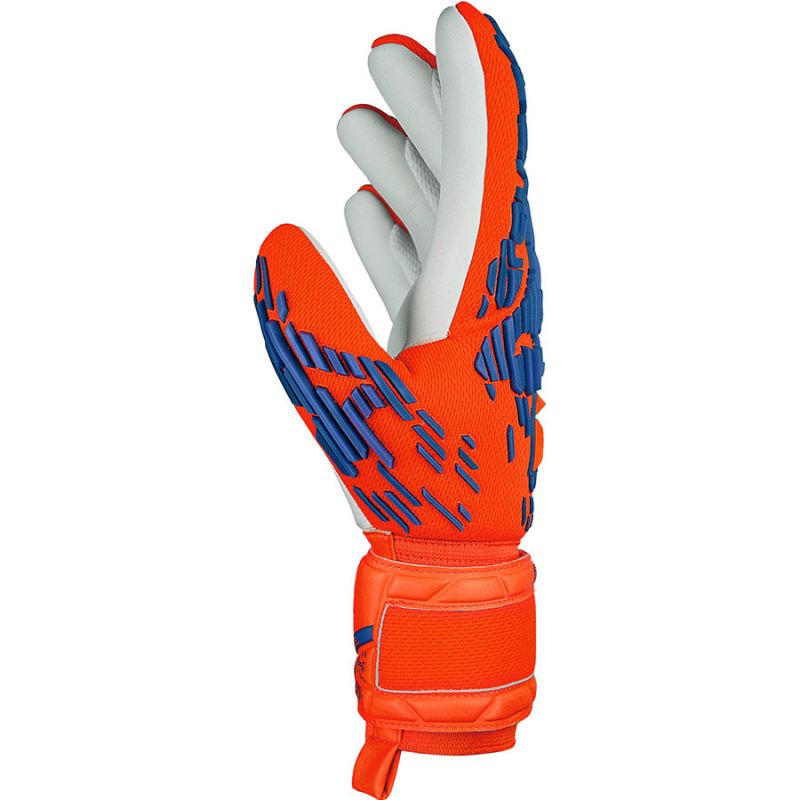 Reusch Attrakt Freegel Silver M 54 70 235 2210 gloves Accessories/Gloves Your Sports Performance