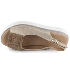 Women's sandals on a thick platform, gold Potocki SZ12590 To be categorized Your Sports Performance