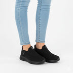 Women's slip-on black sports shoes Potocki BK01312 To be categorized Your Sports Performance
