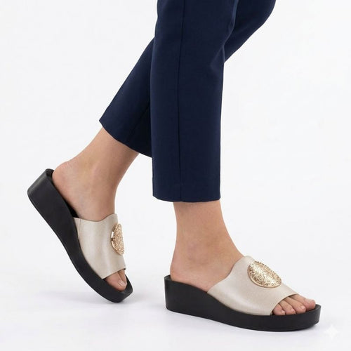 Women's gold platform flip-flops Potocki 43326 Potocki