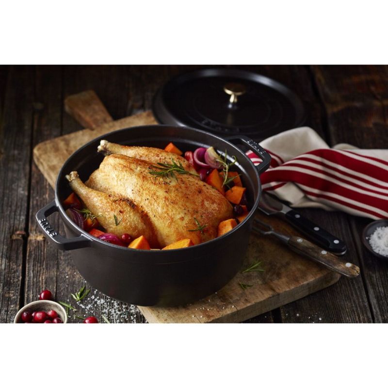 STAUB Round cast iron pot 5.2l black AGD - Produkty/Garnki / patelnie nieelektryczne Your Sports Performance