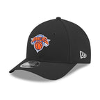 New Era 9FORTY New York Knicks NBA Team M-Crown Black Snapback Cap - 60755480 Odzież/Czapki/Czapki z daszkiem Your Sports Performance