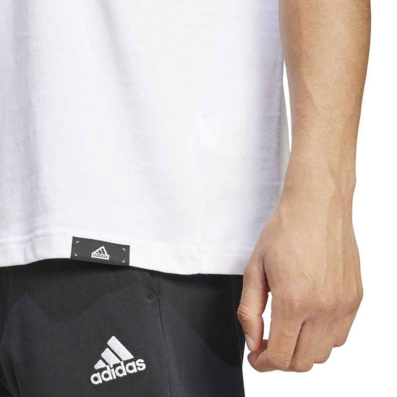T-shirt adidas Tech Linear Graphic M IW2690 Clothing/Lifestyle/T-shirts Adidas
