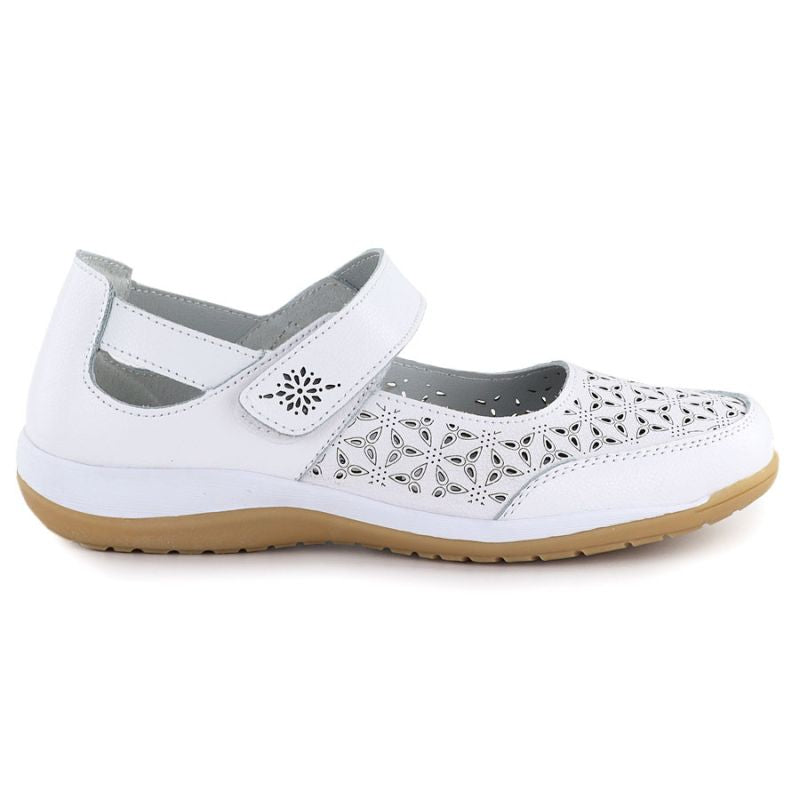 Women's leather openwork shoes with Velcro, white Jezzi 9763 To be categorized Your Sports Performance
