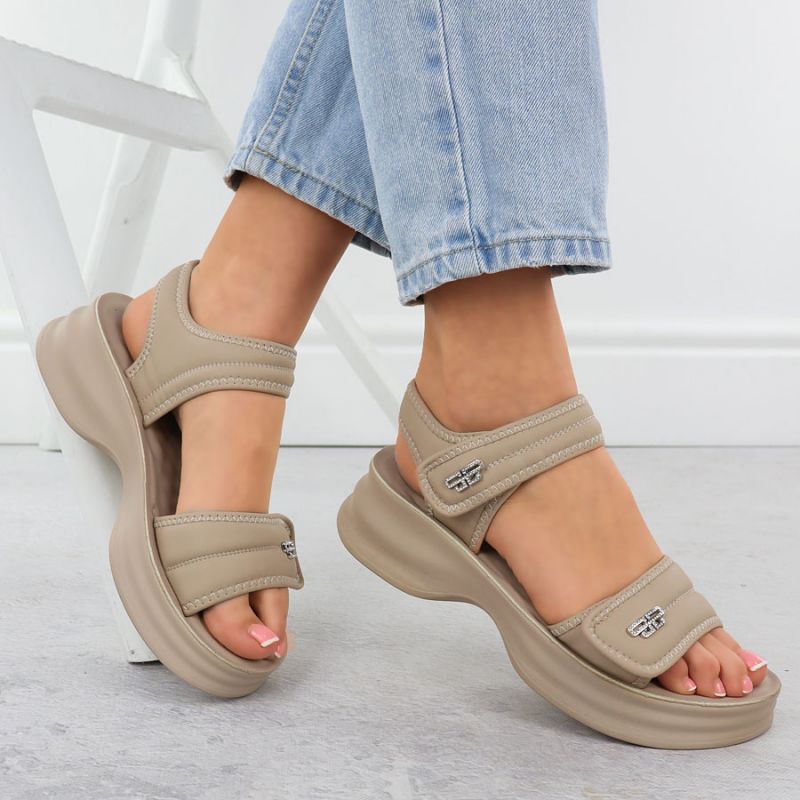 Women's sandals with thick soles and Velcro, beige Potocki 105300 Footwear Your Sports Performance