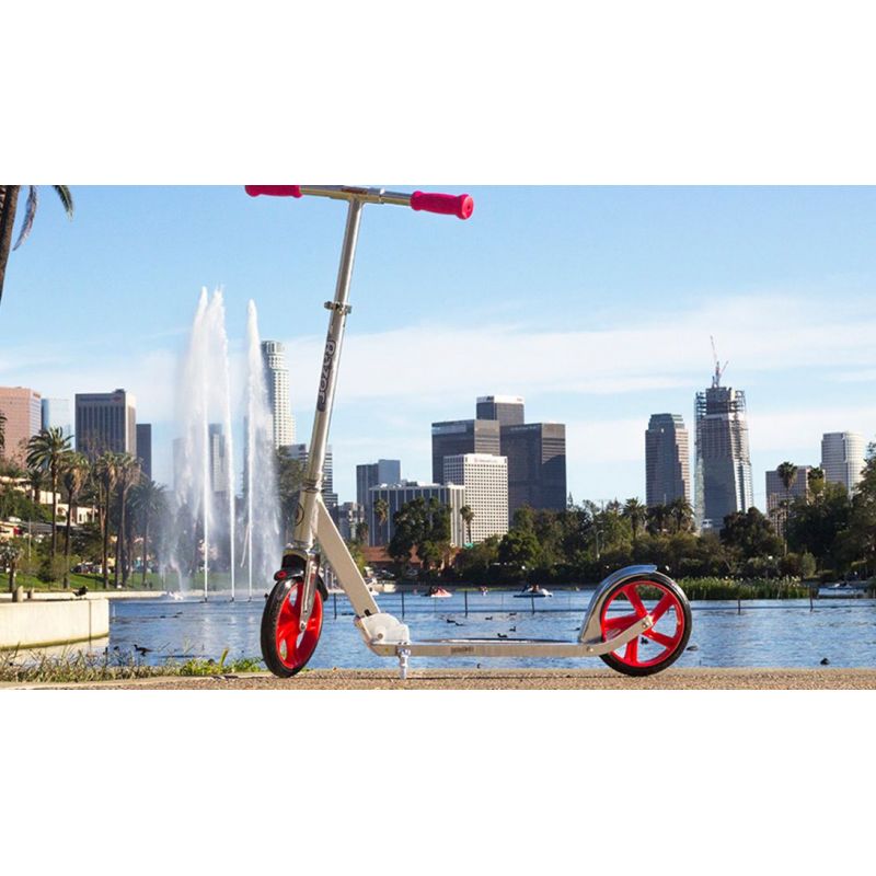 Razor A5 Lux Scooter 13073001 (silver) Import z Action/(Gry i zabawki) Sport i rekreacja/Hulajnogi tradycyjne (dla dzieci) Your Sports Performance