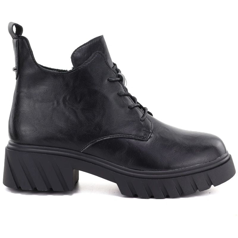 Women's leather ankle boots on a black platform M.Daszyński SFY2502-11ac