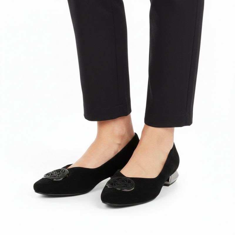 Women's ballerinas with decorative heels, black Potocki SZ12770 To be categorized Your Sports Performance