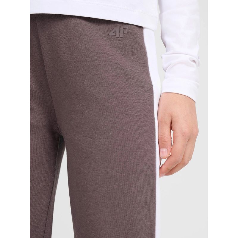 Girls' sweatpants with flared legs 4F 4FJRAW25TTROF1599-51S *Kategoria tymczasowa Your Sports Performance