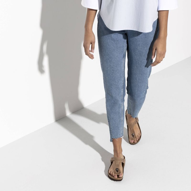 Birkenstock Gizeh Oiled Leather Tobacco Brown Regular Women's Flip-Flops Wide (0943811) Footwear/Lifestyle/Brinkenstock/Japonki Birkenstock