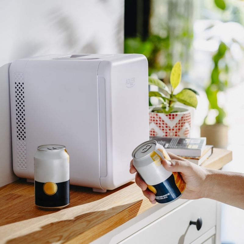 ADLER AD 8084w mini fridge white AGD - Produkty/Lodówki turystyczne Your Sports Performance