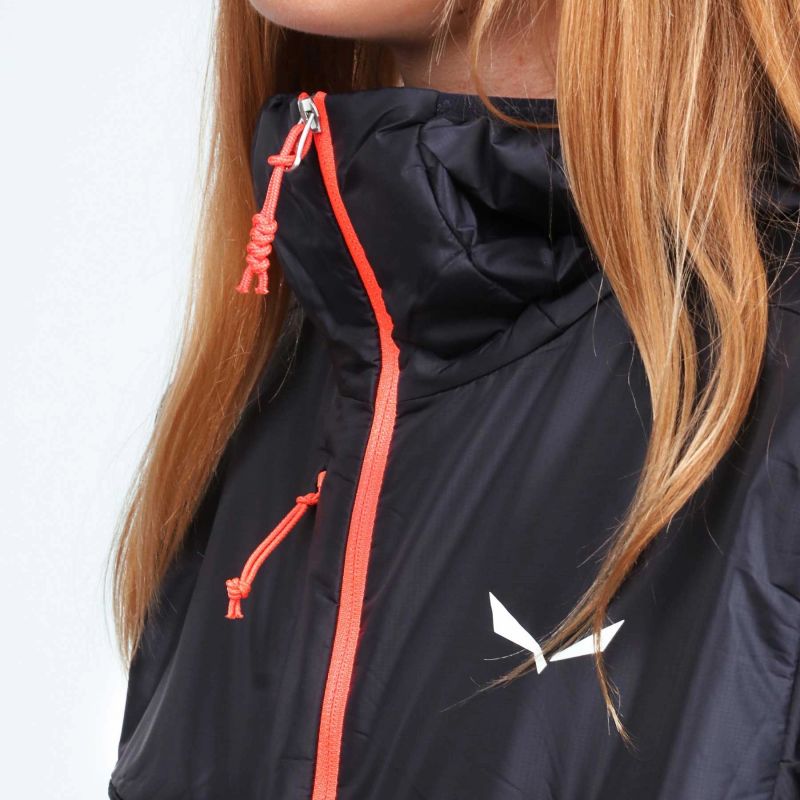 Salewa Pedroc Hyb trekking jacket. Twr W Hood Jkt W 27428-3961 Clothing/Outdoor/Salewa Your Sports Performance