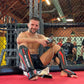 M Shin Guards - Phantom Red Ochraniacze piszczeli Your Sports Performance