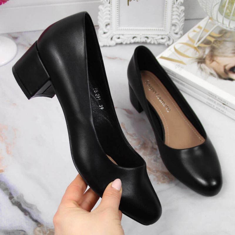 Black Pumps on a block from W Sergio Leone Footwear/Lifestyle/Sergio Leone Your Sports Performance