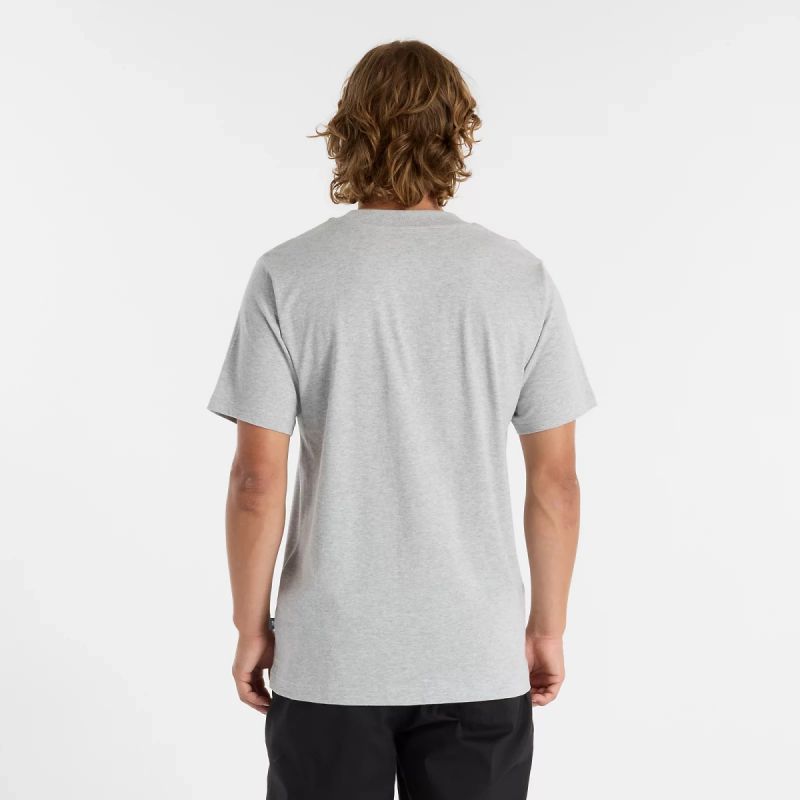 New Balance Sport Graphic T-shirt M MT51940AG Clothing/Lifestyle/T-shirts/New Balance New Balance