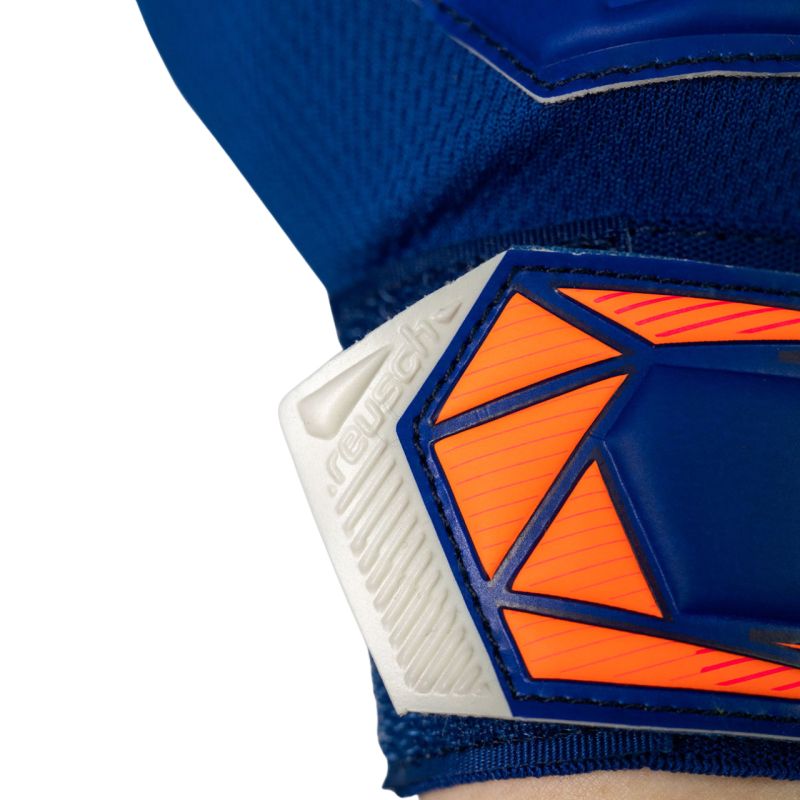 Reusch Attrakt Starter Solid Junior goalkeeper gloves blue 5672514 4126