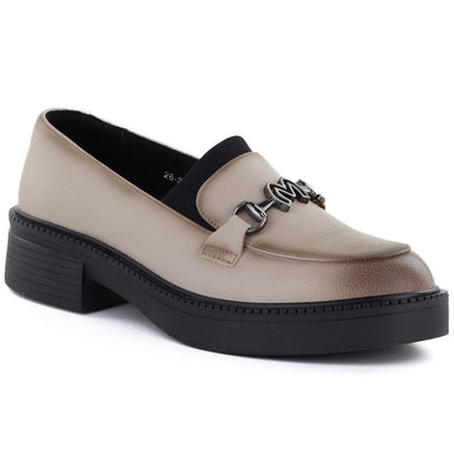 Women's leather loafers with thick soles, beige Vinceza 39985 Vinceza