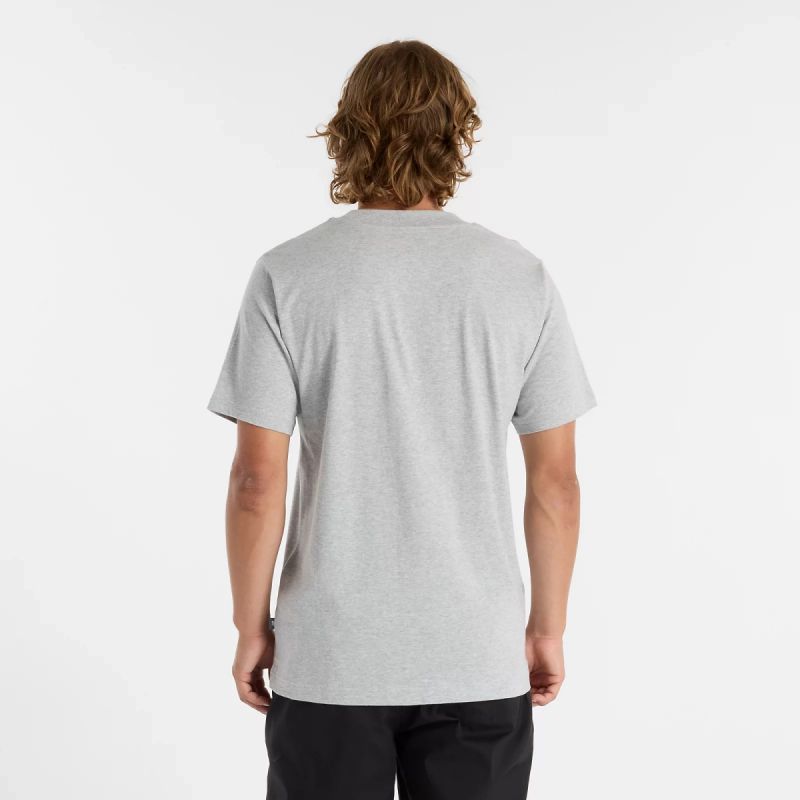 New Balance Sport Graphic T-shirt M MT51940AG Clothing/Lifestyle/T-shirts/New Balance New Balance