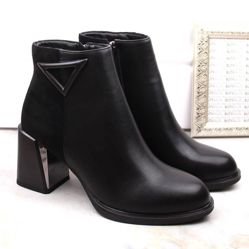 Insulated ankle boots with a decorative high heel D&amp;A S.Barski Premium Collection W OLI238 black Footwear/Outdoor/S.Barski Your Sports Performance