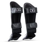 M Shin Guards - Phantom White Ochraniacze piszczeli Your Sports Performance