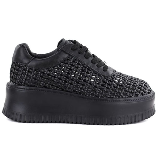 Women's sneakers on the platform, openwork, black Goe TT2N4043 Goe