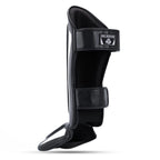 M Shin Guards - Phantom White Ochraniacze piszczeli Your Sports Performance
