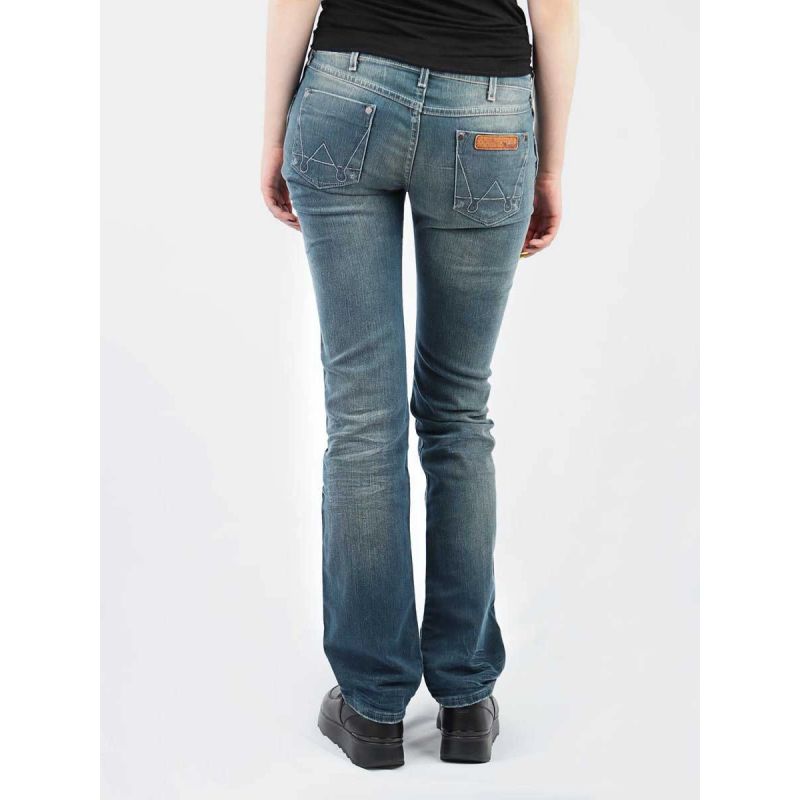 Wrangler Mae W21VXB035 Clothing/Lifestyle/Trousers, shorts/Wrangler Your Sports Performance