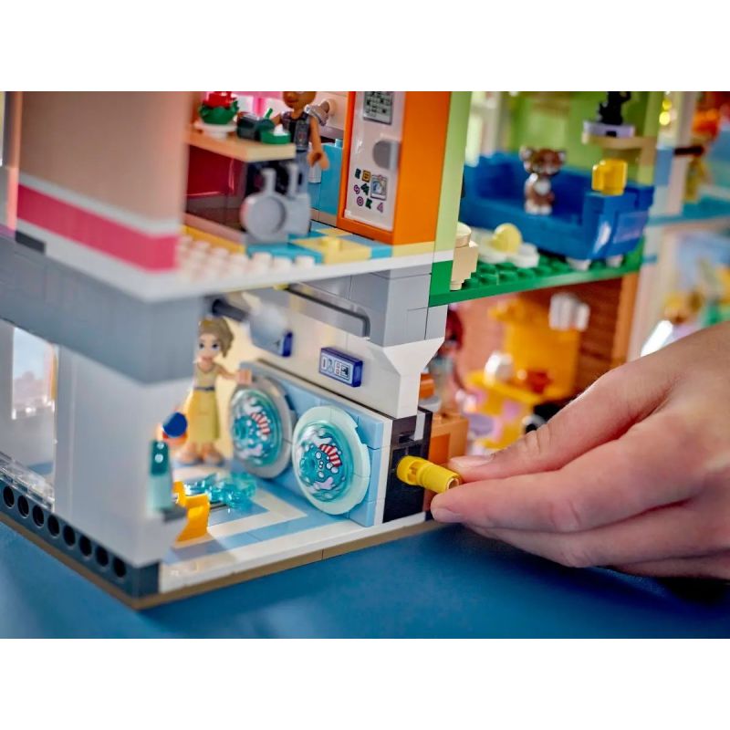 LEGO FRIENDS 42670 Heartlake City Apartments and Shops Accessories Your Sports Performance