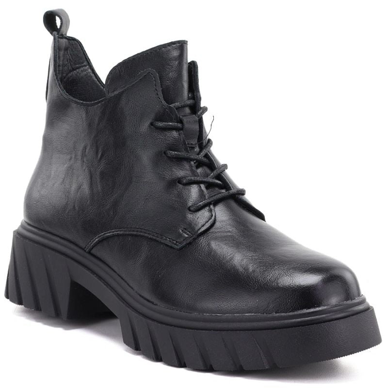 Women's leather ankle boots on a black platform M.Daszyński SFY2502-11ac