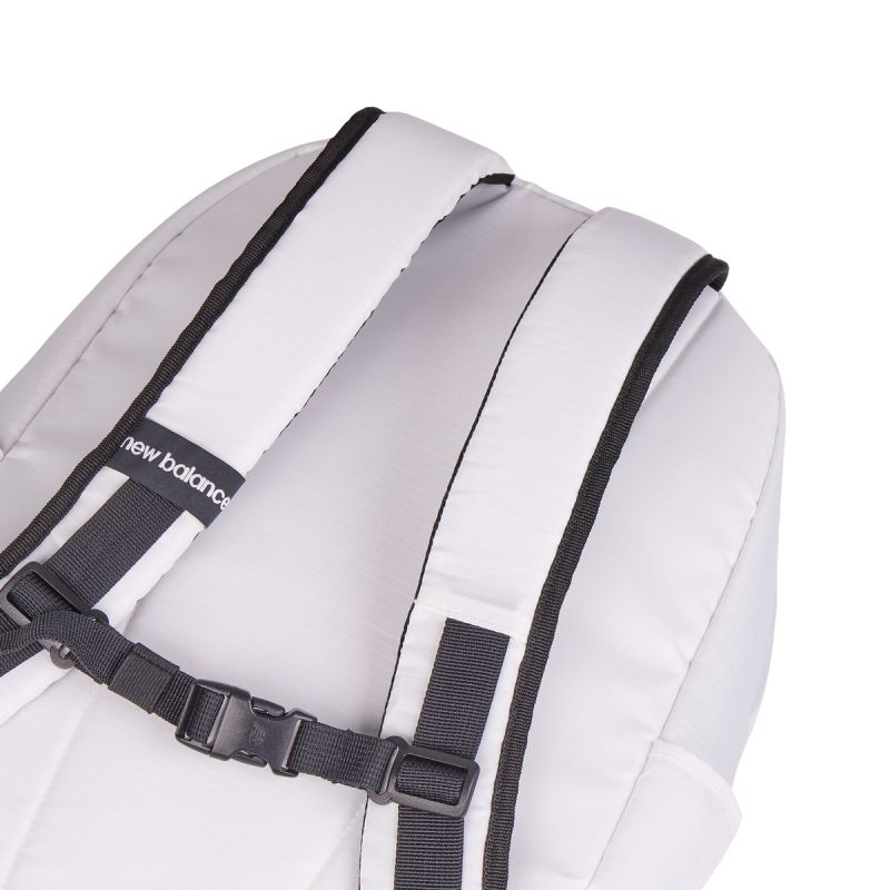 New Balance Essential Backpack WT LAB51900WT Accessories/Plecaki Your Sports Performance
