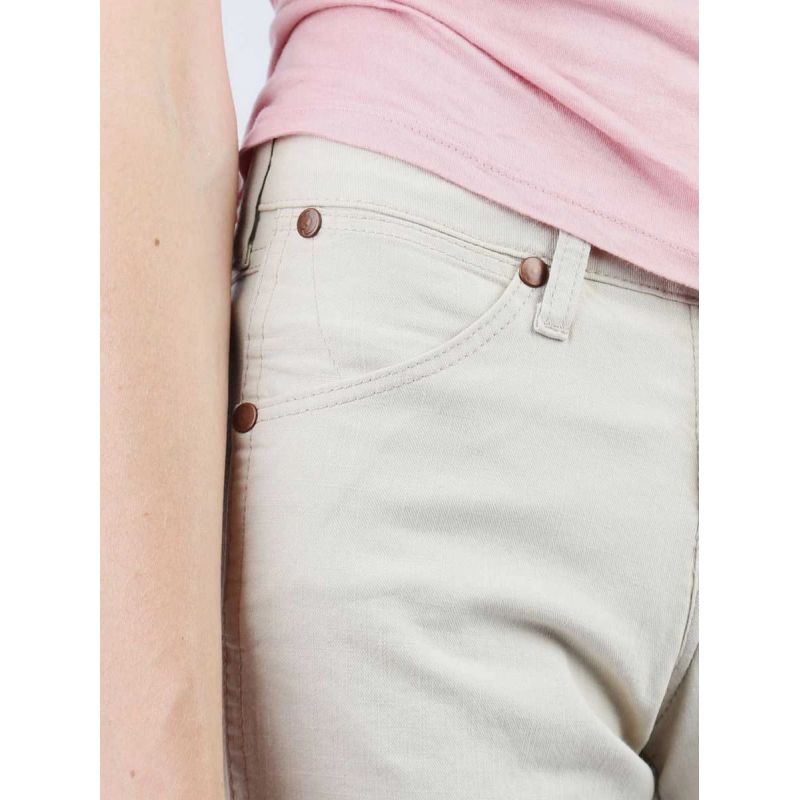 Wrangler Eve W28797210 Clothing/Lifestyle/Trousers, shorts/Wrangler Your Sports Performance