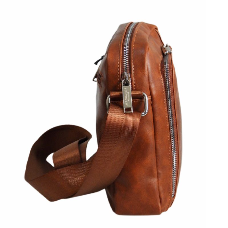 Aeronautica Militare Sling Bag Brown - AM-1182 Akcesoria i sprzęt koszykarski/Torby i plecaki Your Sports Performance