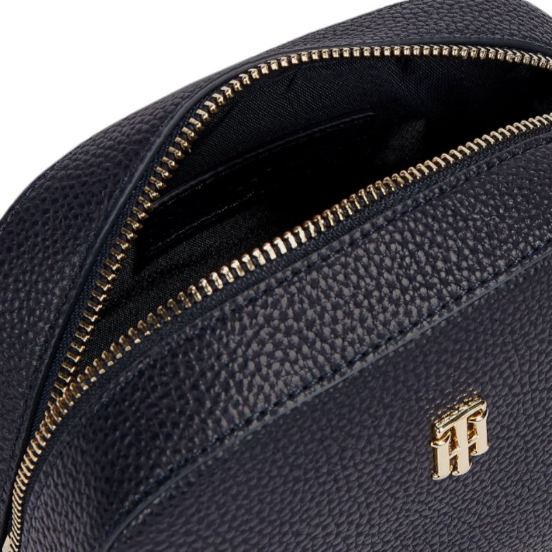 TOMMY HILFIGER TH ESSENCE WOMEN'S COSMETIC BAG In preparation Your Sports Performance