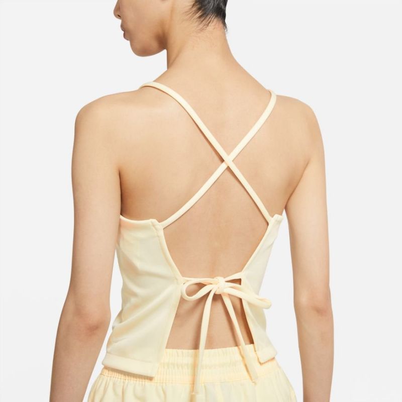 Nike Sportswear Icon Clash W DA3120-113 T-shirt Clothing/Lifestyle/T-shirts Nike