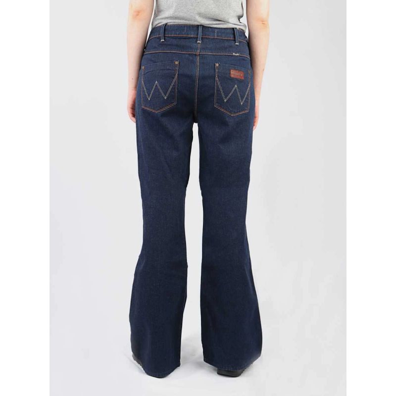 Wrangler Timeless Indigo W245GQ594 Clothing/Lifestyle/Trousers, shorts/Wrangler Your Sports Performance