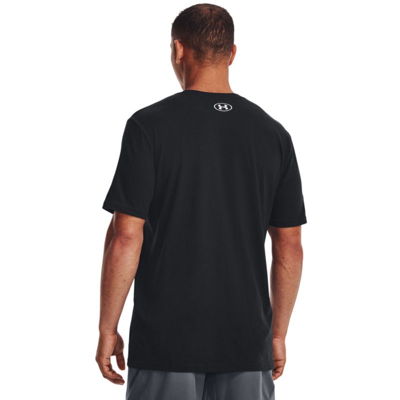 Under Armor Camo Chest Stripe T-shirt SS M 1376830 001 Clothing/Lifestyle/T-shirts/Under Armour Your Sports Performance