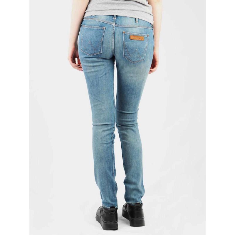 Wrangler Corynn W25FJJ59B Clothing/Lifestyle/Trousers, shorts/Wrangler Your Sports Performance