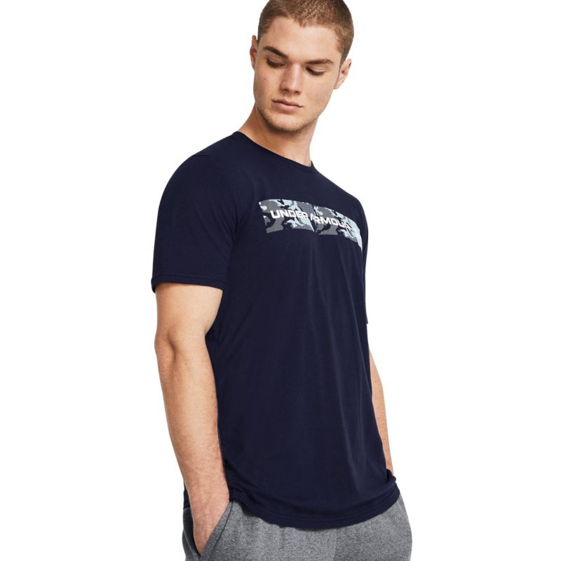 Under Armor Camo Chest Stripe T-shirt M 1376830 410 Clothing/Training Your Sports Performance