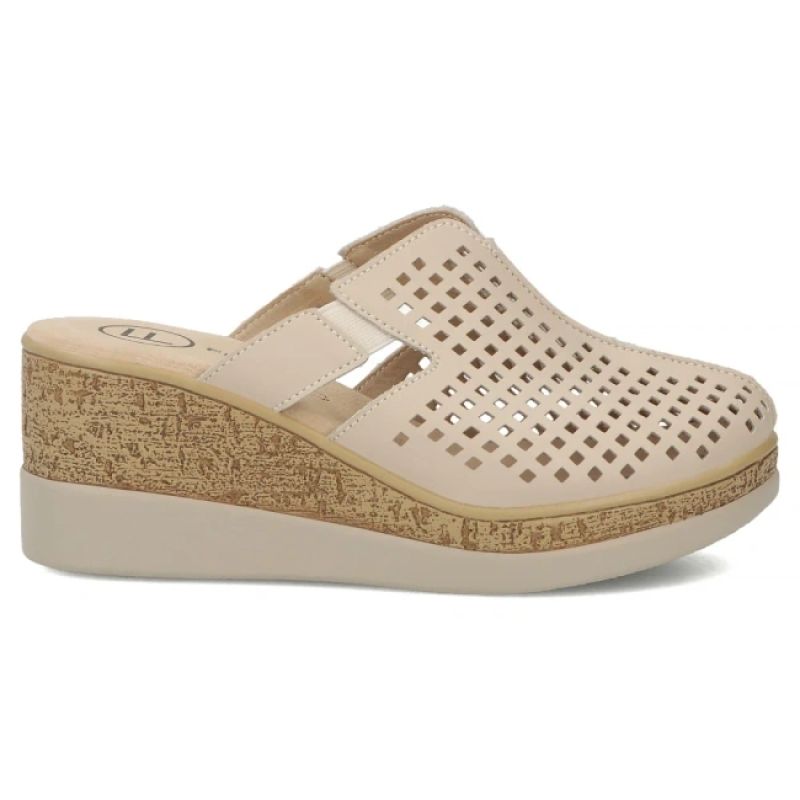 Leather wedge sandals with closed heel, beige, Filippo DK6818