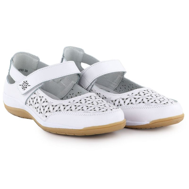 Women's leather openwork shoes with Velcro, white Jezzi 9763 To be categorized Your Sports Performance
