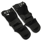 M Shin Guards - Black Master Ochraniacze piszczeli Your Sports Performance
