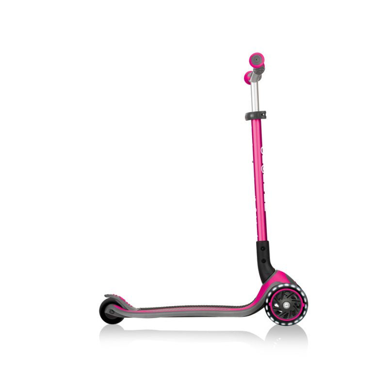 Scooter 3 wheels Globber Master Lights 662-110-2 HS-TNK-000011357 Accessories/Skating/Hulajnogi Your Sports Performance