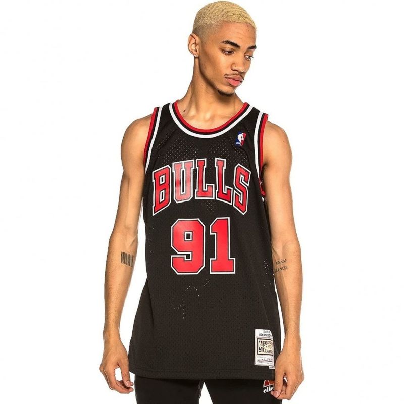 Mitchell &amp; Ness Chicago Bulls NBA Swingman Alternate Jersey Bulls 97 Dennis Rodman SMJYGS18152-CBUBLCK97DRD Clothing/Lifestyle/T-shirts/Mitchell & Ness Your Sports Performance
